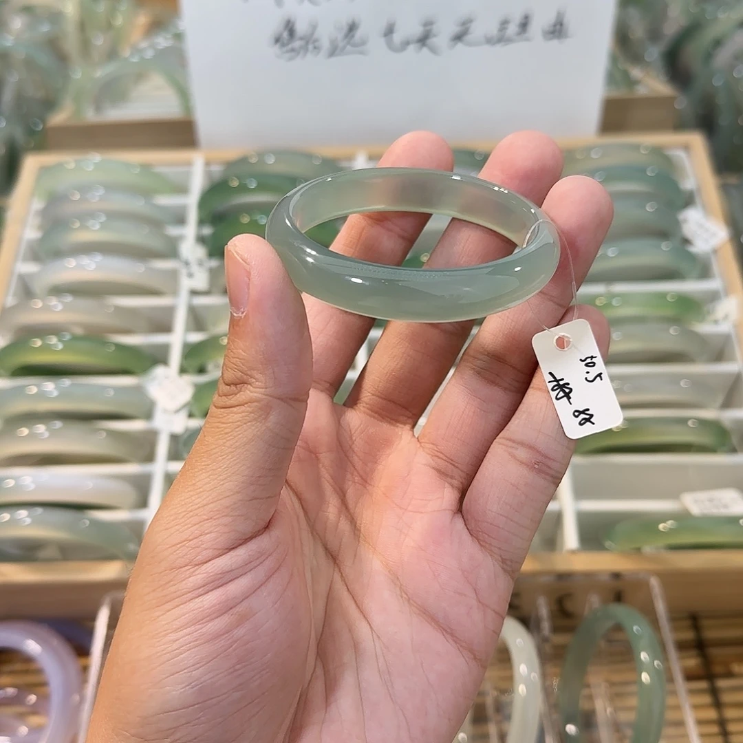 玛瑙/玉髓未镶嵌手镯圈口50.5