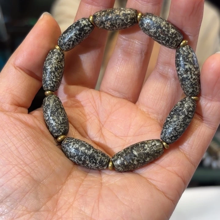 琉璃颈饰琉璃单珠