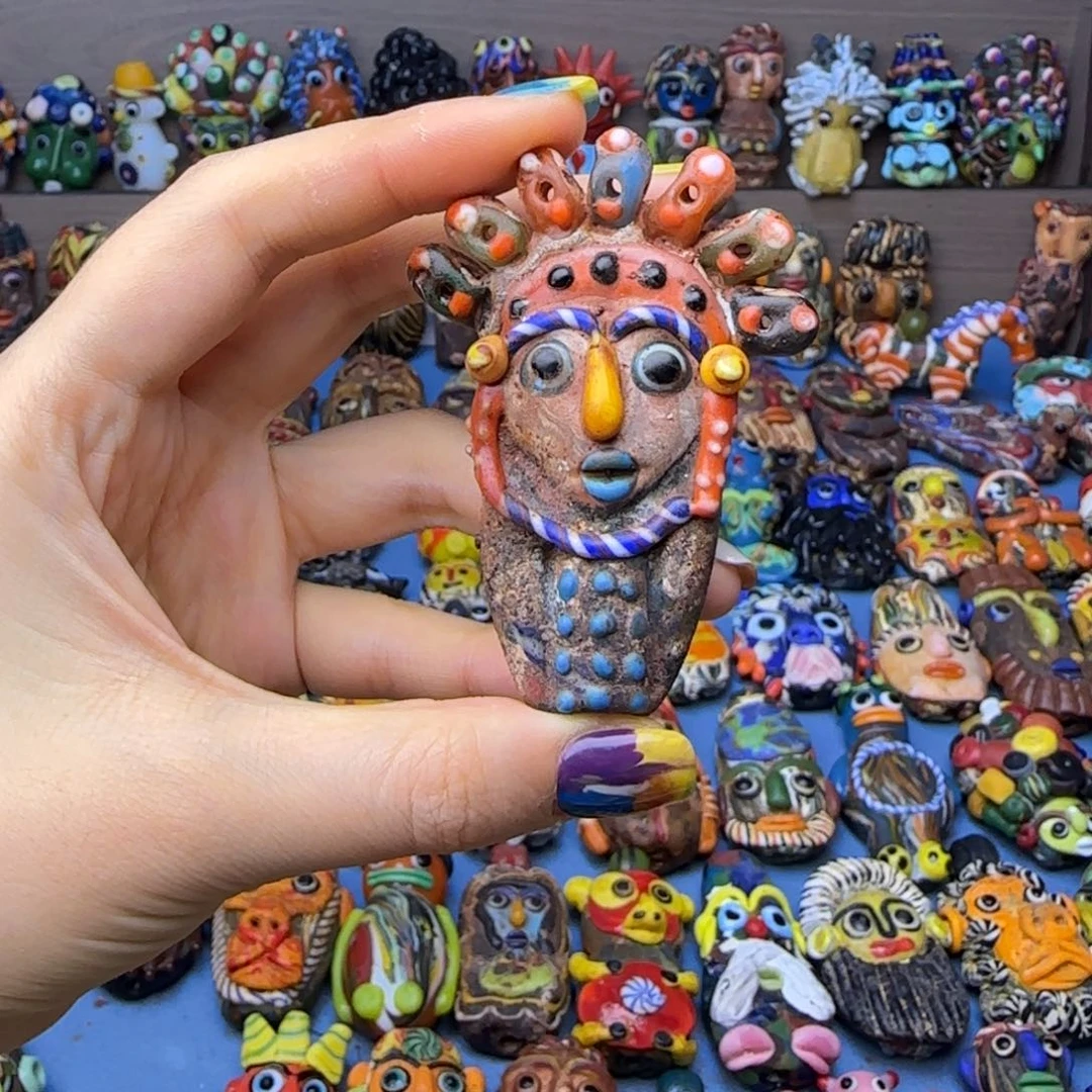 琉璃非金属玻璃颈饰酋长一个