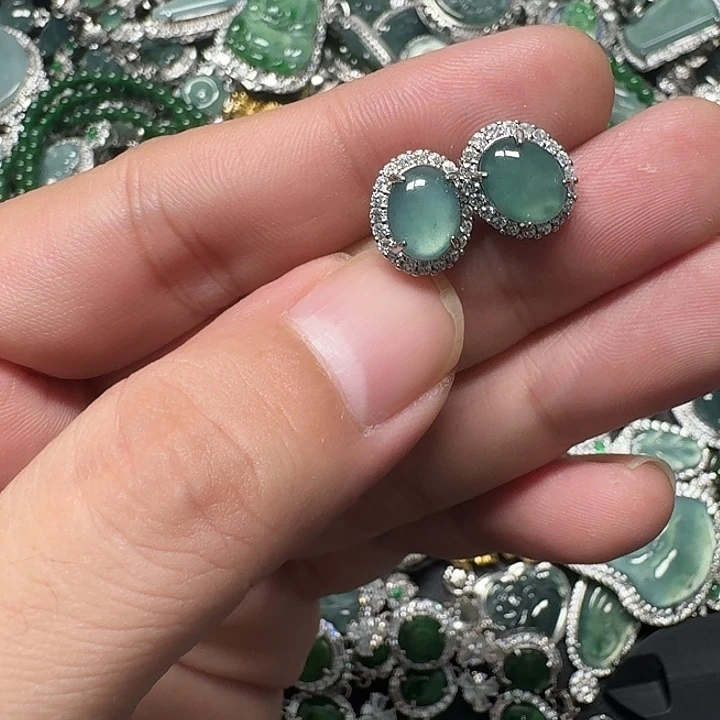 翡翠未镶嵌颈饰天然A货翡翠放漏