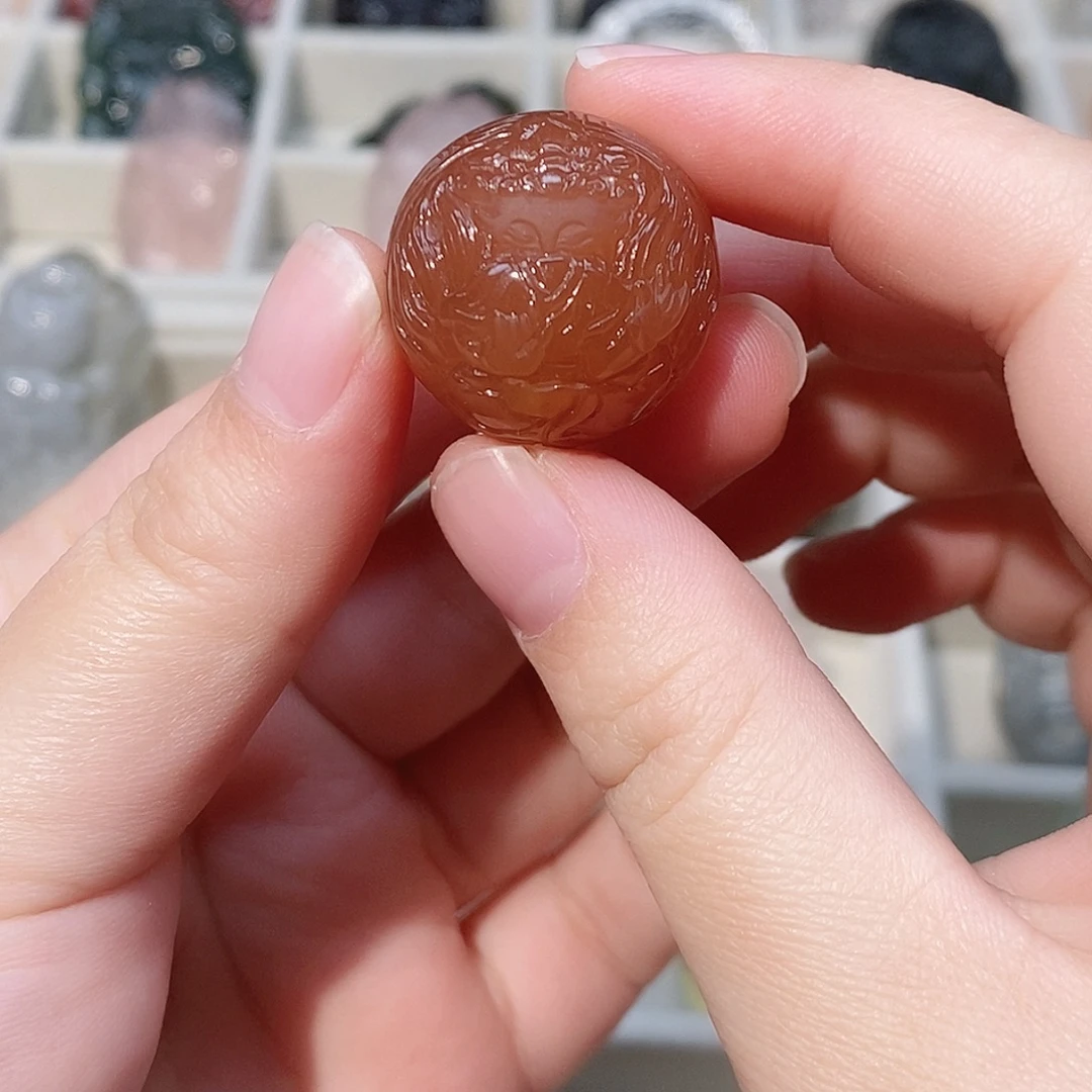 颈饰未镶嵌水晶红兔毛