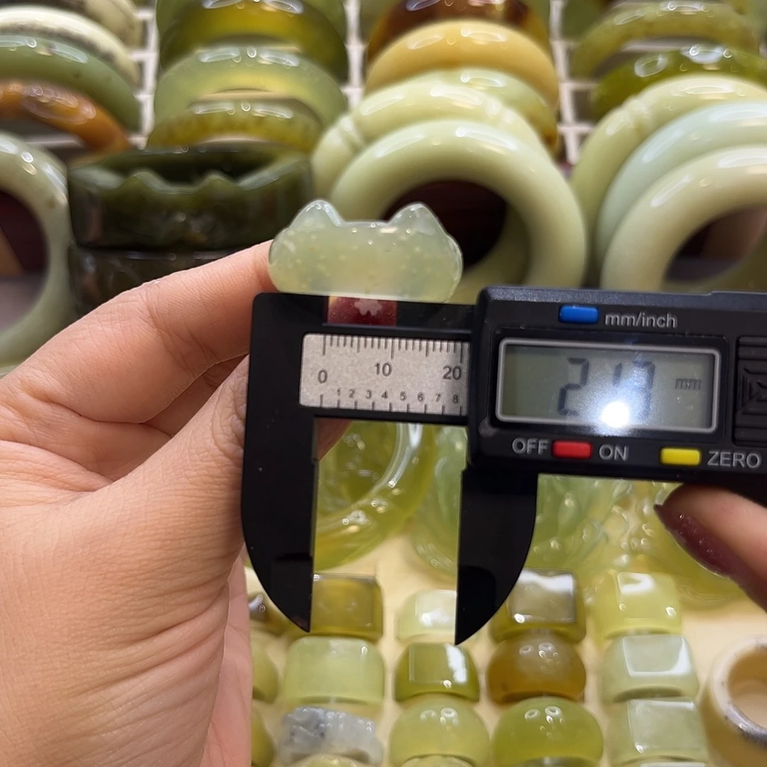 蛇纹石玉未镶嵌手镯6号