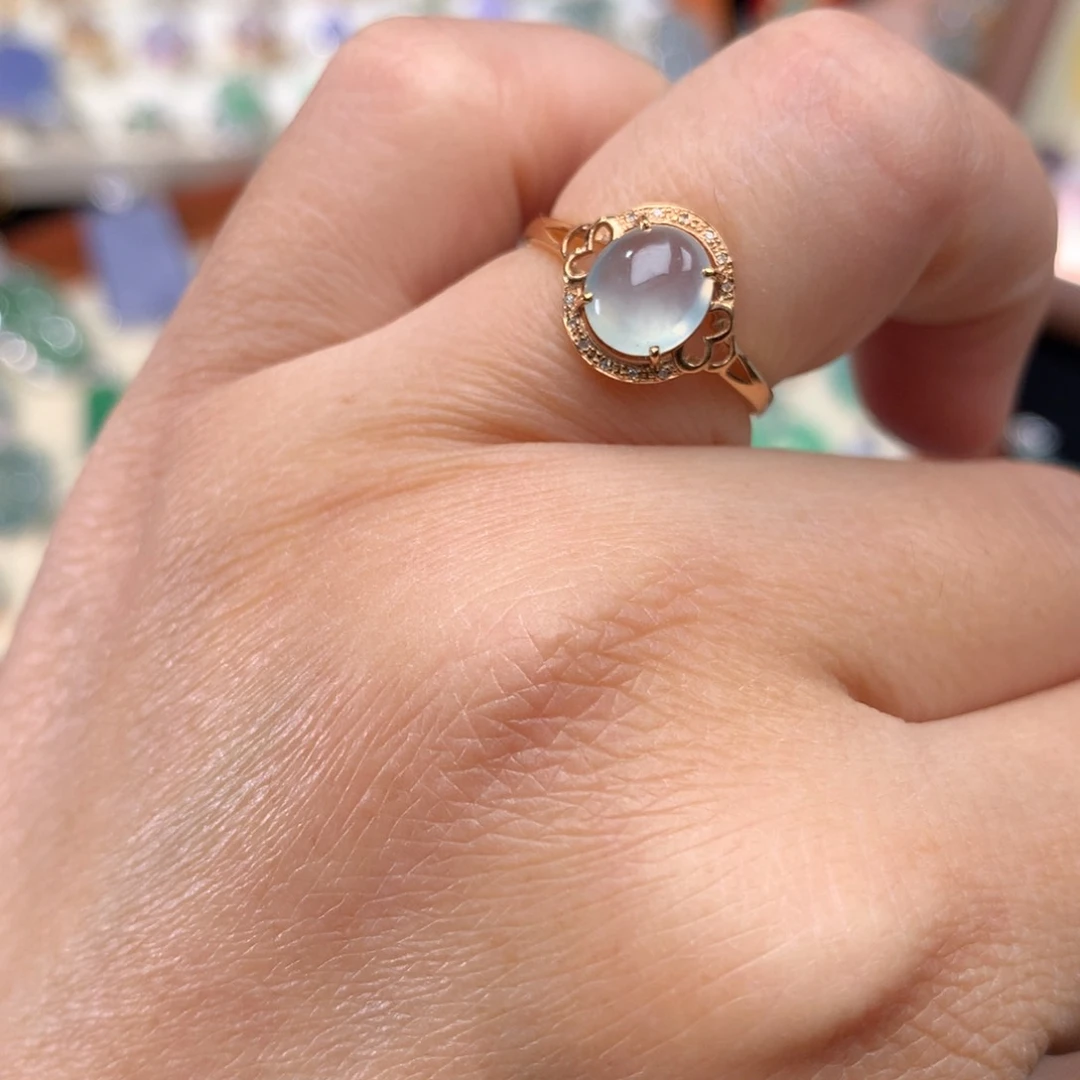 18K金镶嵌戒指翡翠蛋面戒指