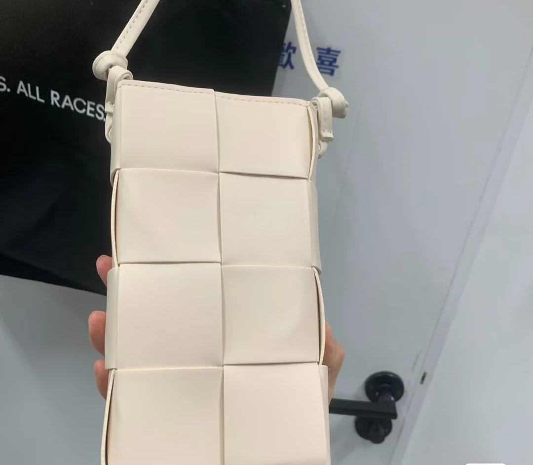 【小美宝】k52单肩斜挎包正品时尚米白色编织款百搭网红