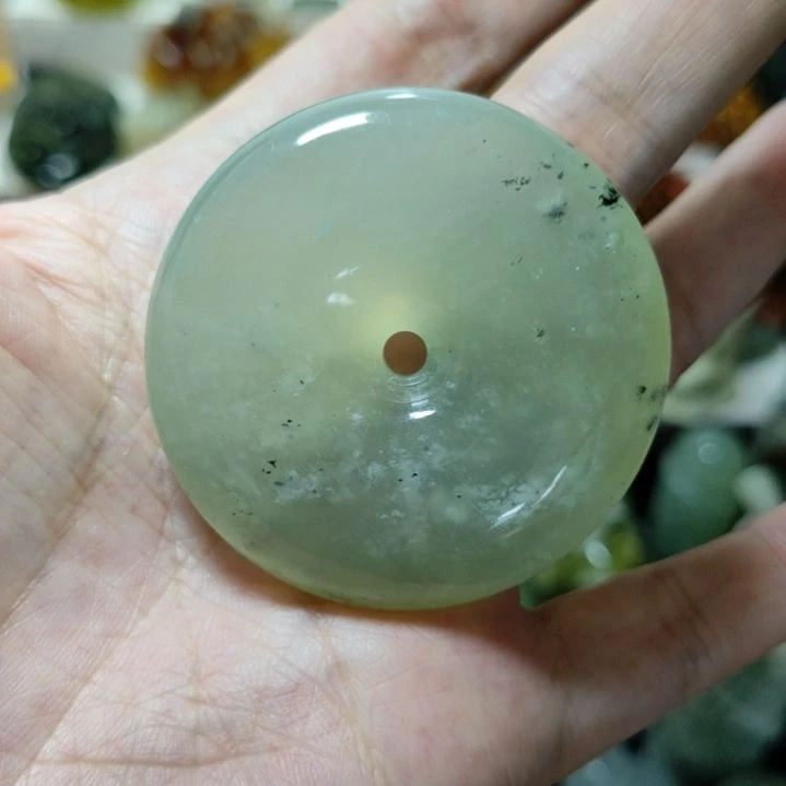 岫玉未镶嵌平安扣