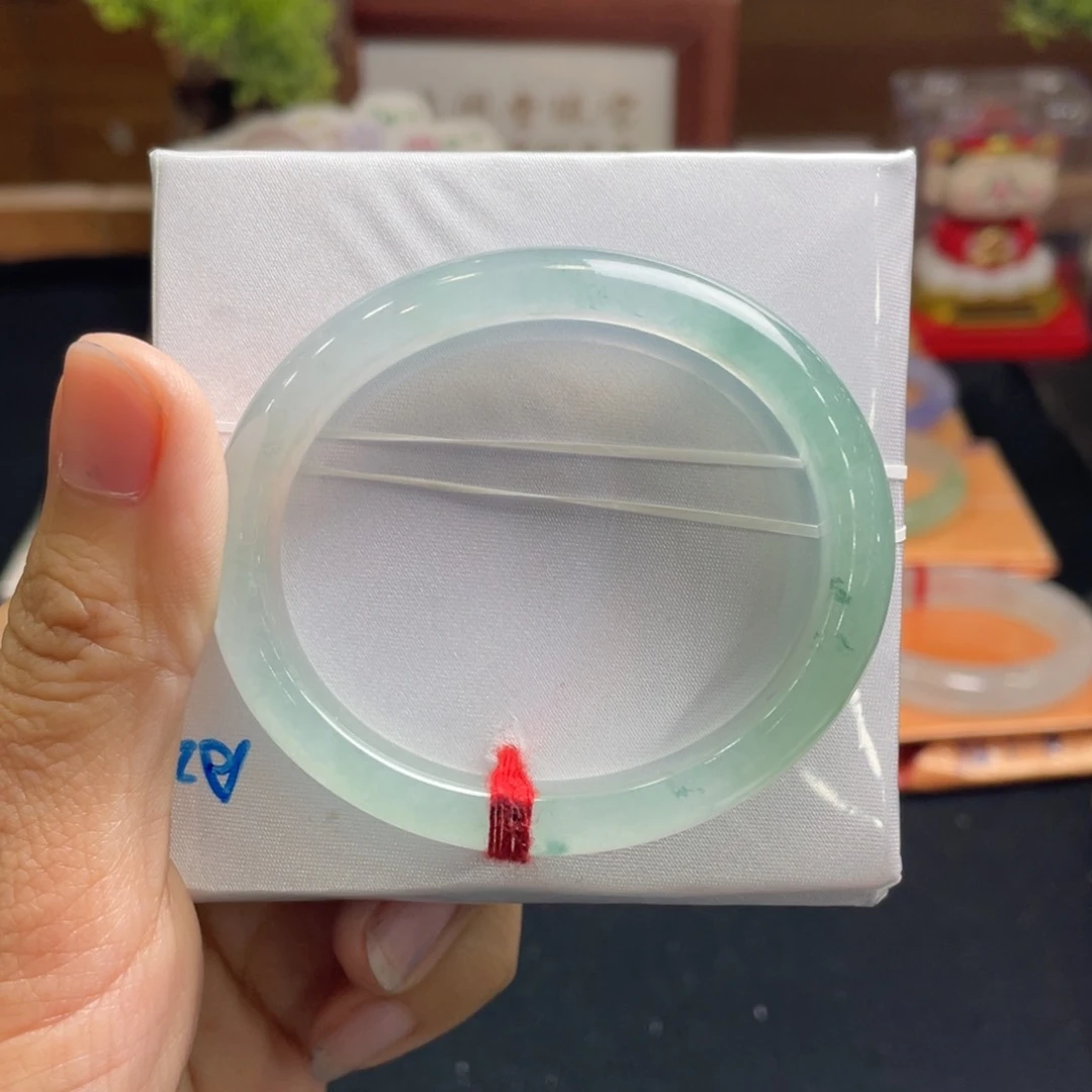 翡翠手镯未镶嵌想****！53+贵妃