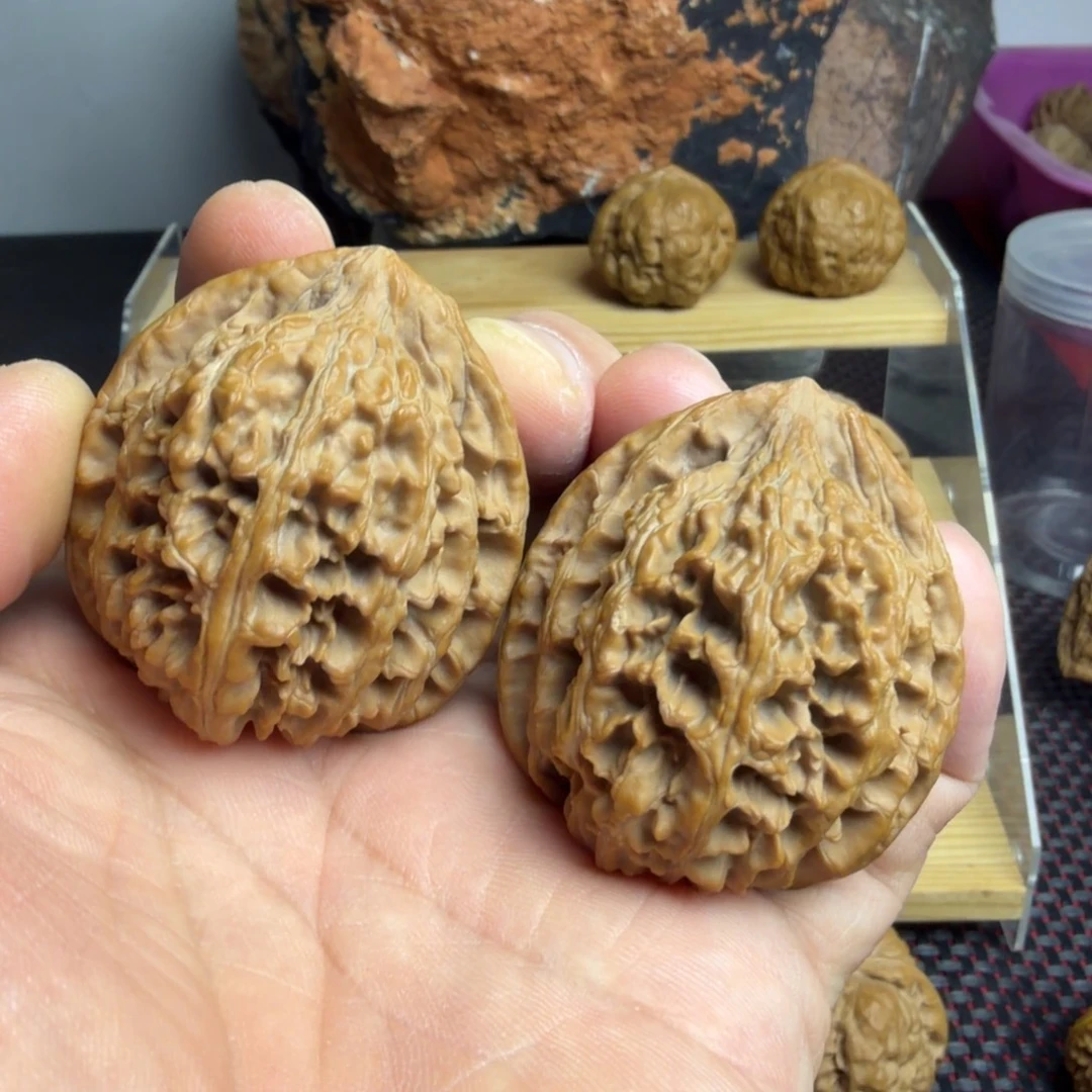 桃核把件玉麒麟44尺一对儿