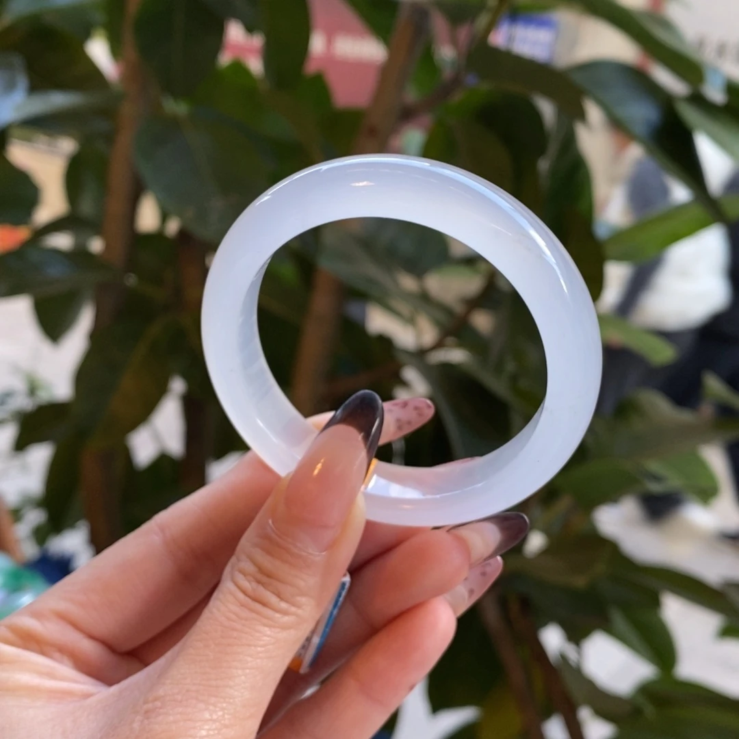 未镶嵌手镯石英岩玉