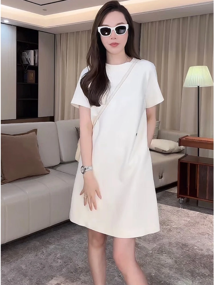 简约小蜜蜂刺绣直筒无袖背心连衣裙2025夏季法式高级感别致A字裙
