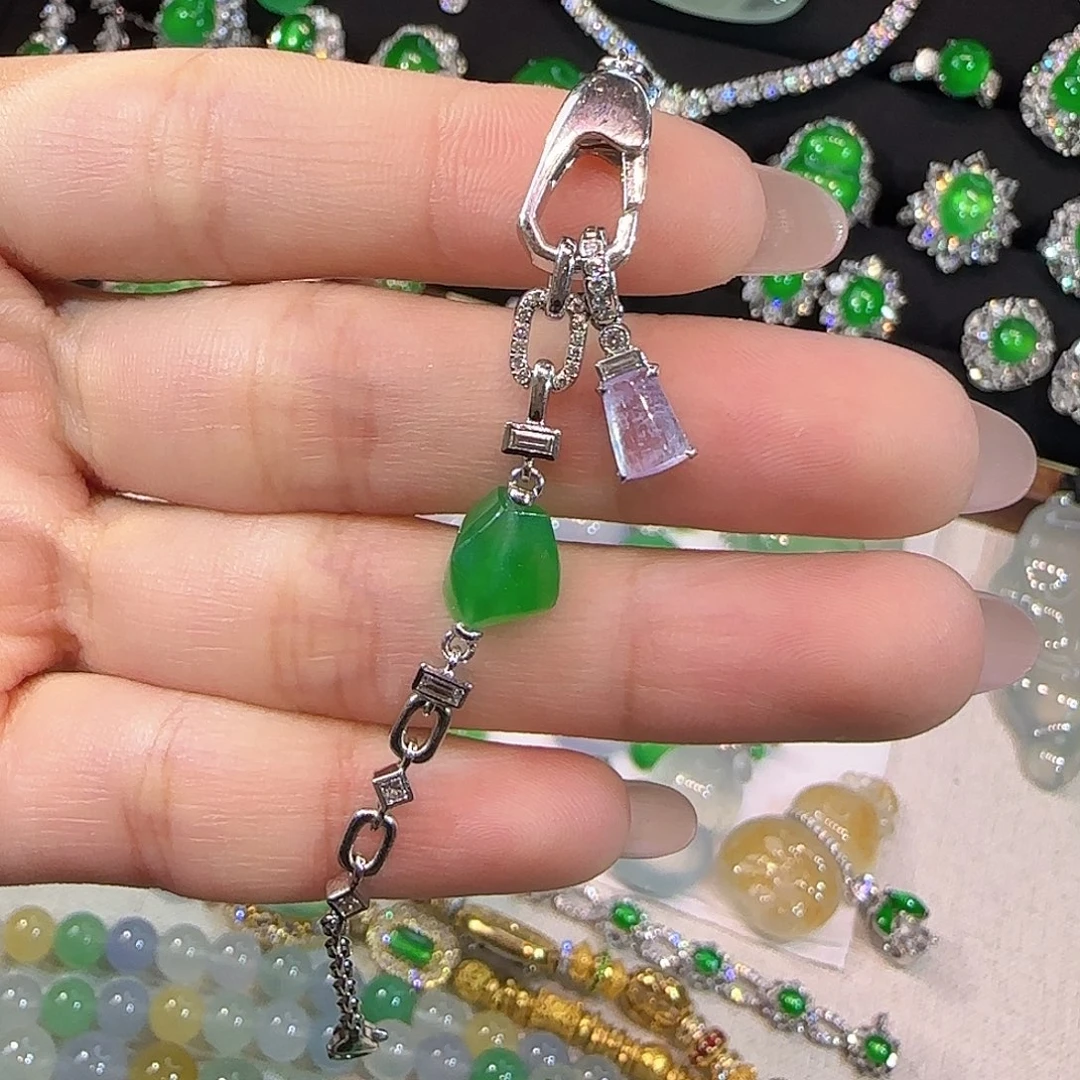 翡翠18K金镶嵌戒指