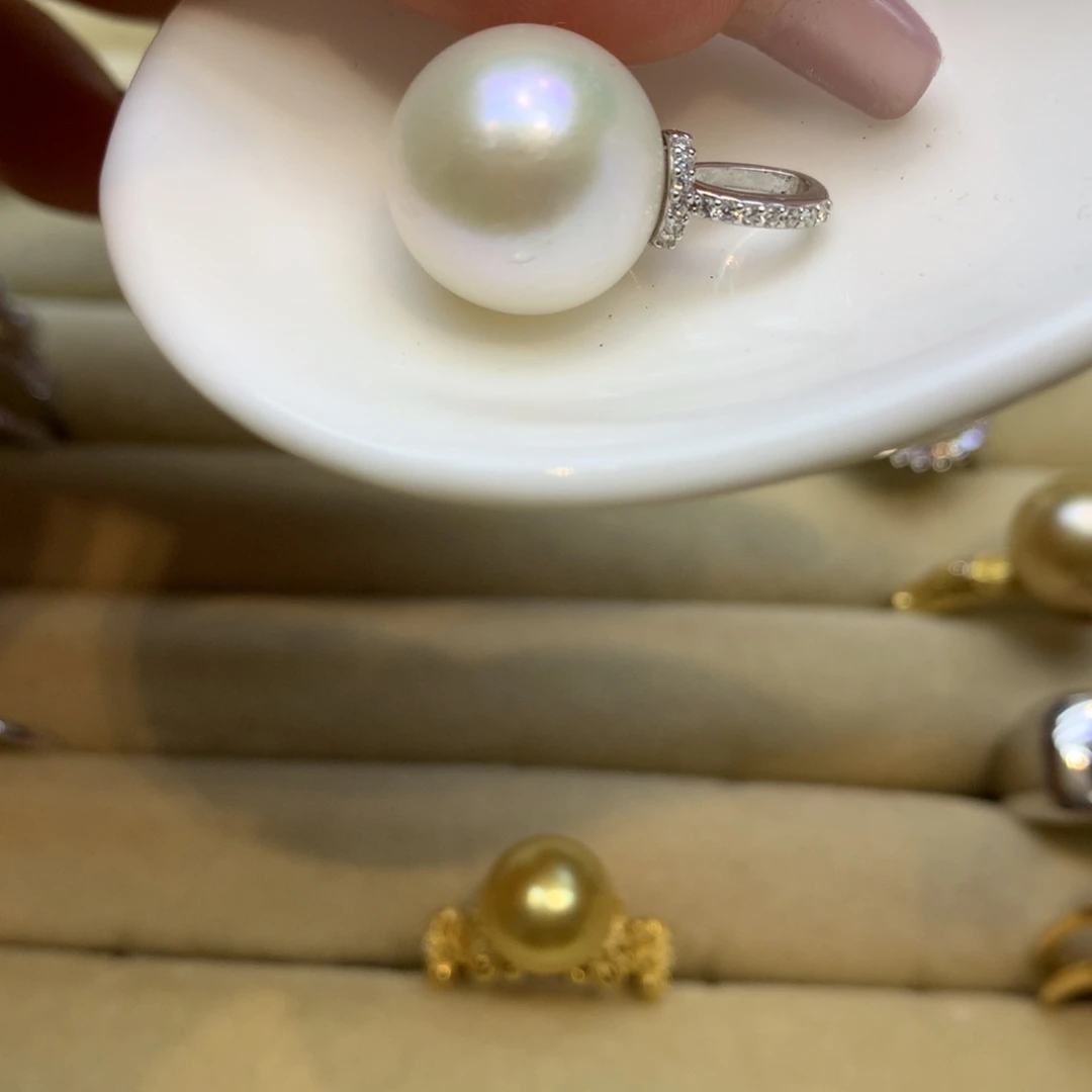 颈饰银S925镶嵌淡水珍珠