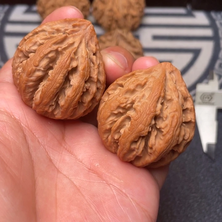 文玩核桃把件秦岭核桃29