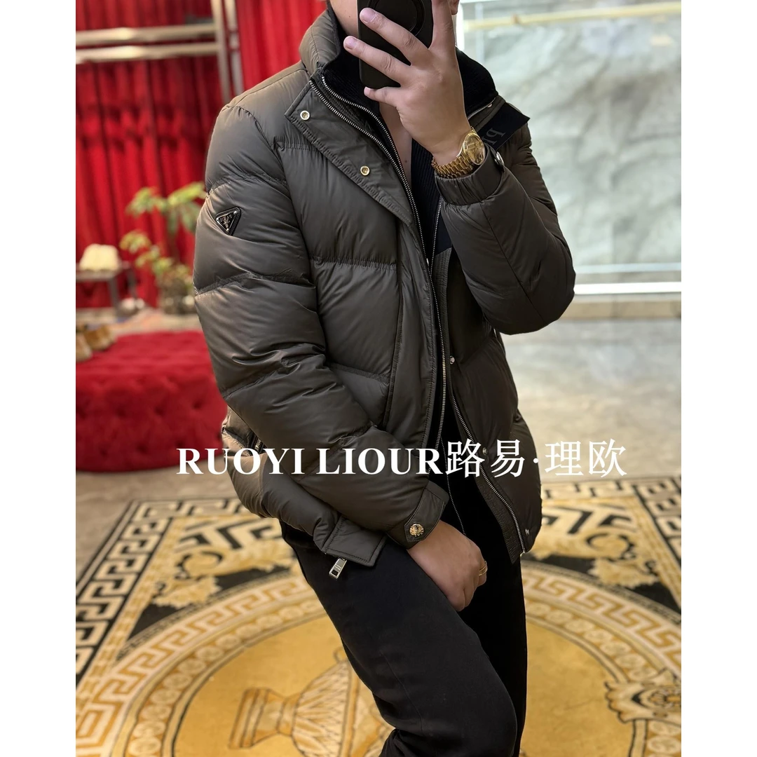 【路易理欧】欧货潮流轻奢时尚三角标休闲立领冬季羽绒服070