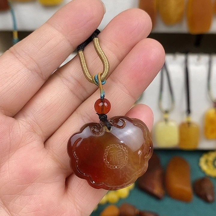 蜜蜡未镶嵌珠宝奇石吊坠