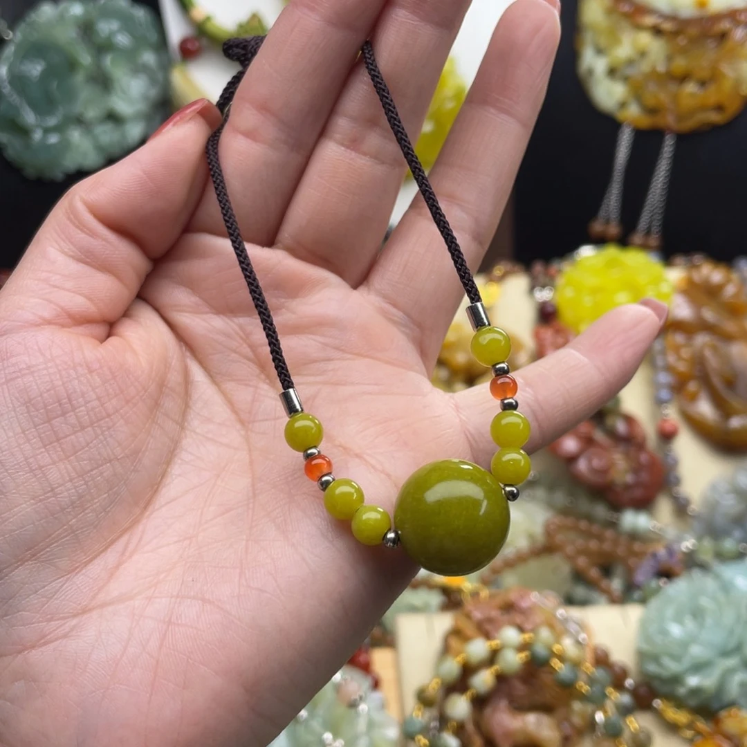 未镶嵌蛇纹石玉颈饰