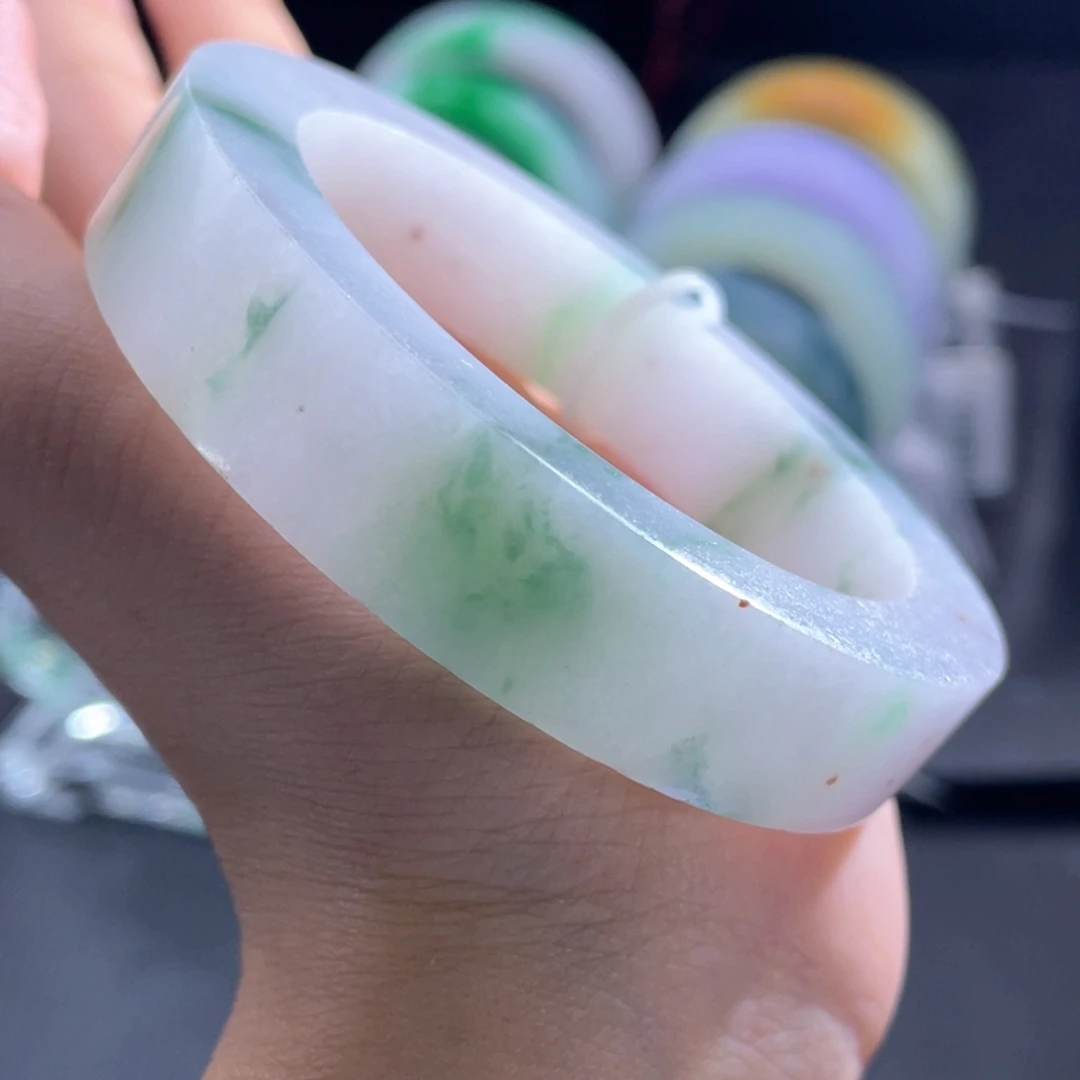 未镶嵌手镯定制翡翠