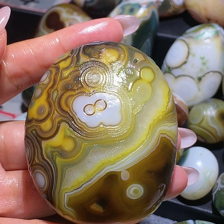 玛瑙/玉髓未镶嵌珠宝奇石149