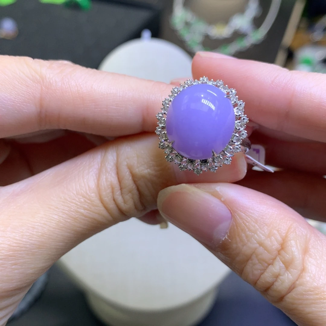 颈饰18K金镶嵌翡翠