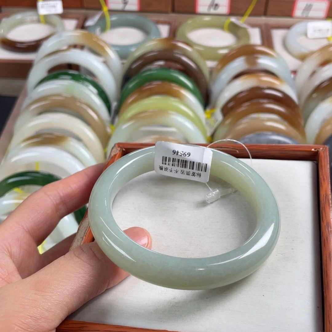 【闪购商品】和田玉手镯未镶嵌57.7.47