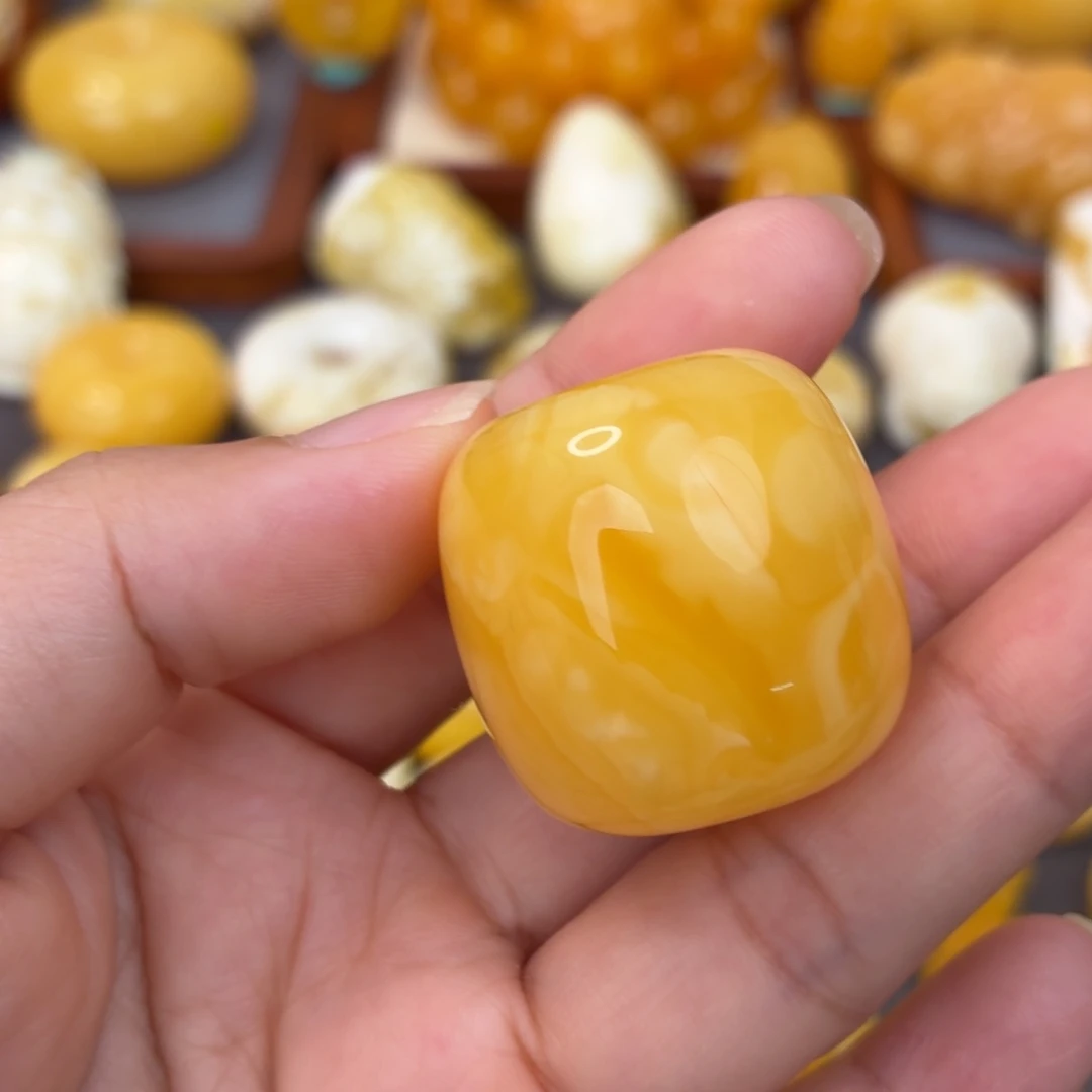 蜜蜡未镶嵌吊坠(不含链)28x27墩扣