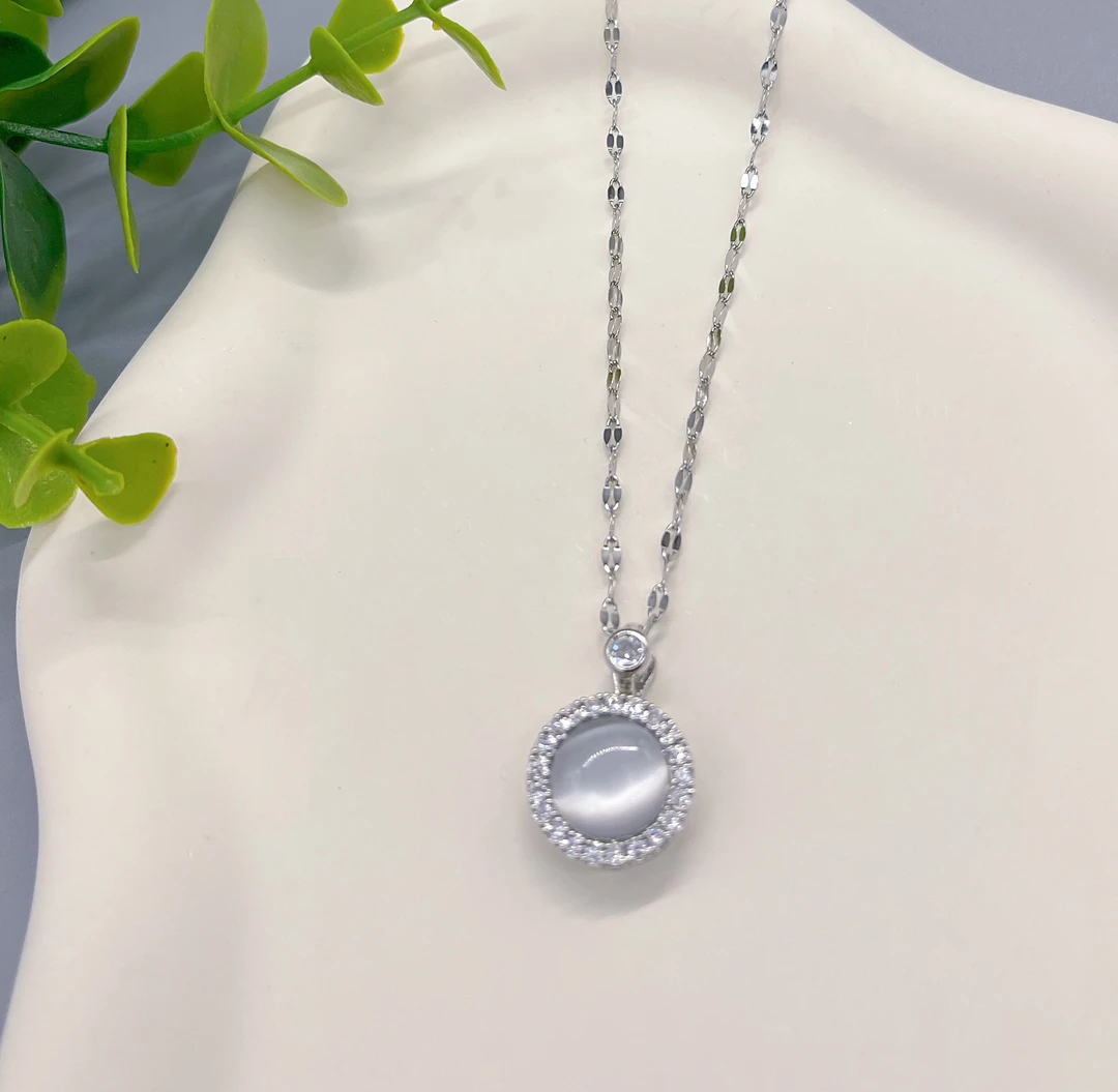 钛钢项链 2698钛钢轻奢可旋转太阳满锆锁骨项链（链长45）