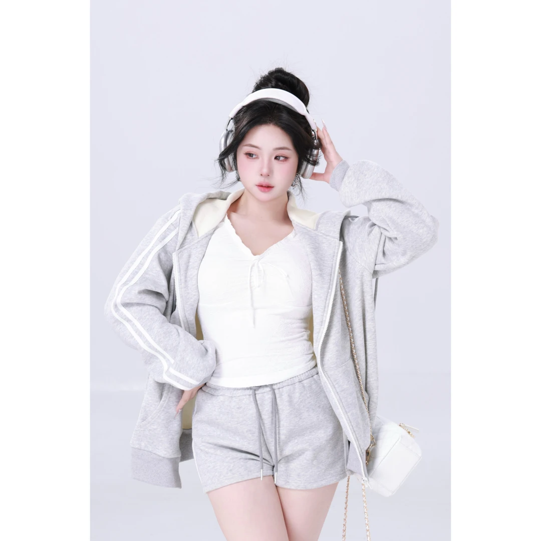 清清MengFairy 【舒适好穿】高级感显瘦卫衣外套高腰短裤秋冬套装