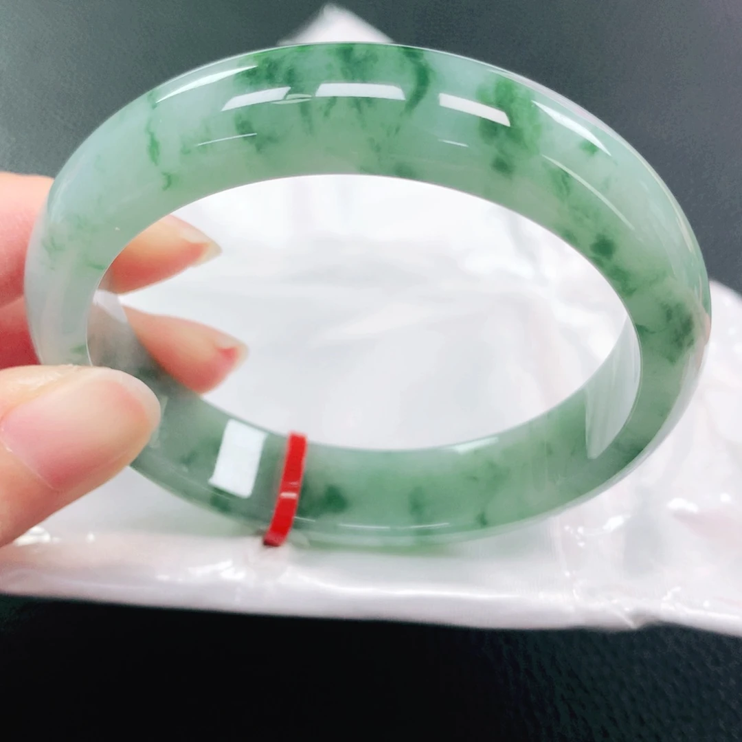 翡翠手镯未镶嵌57圈