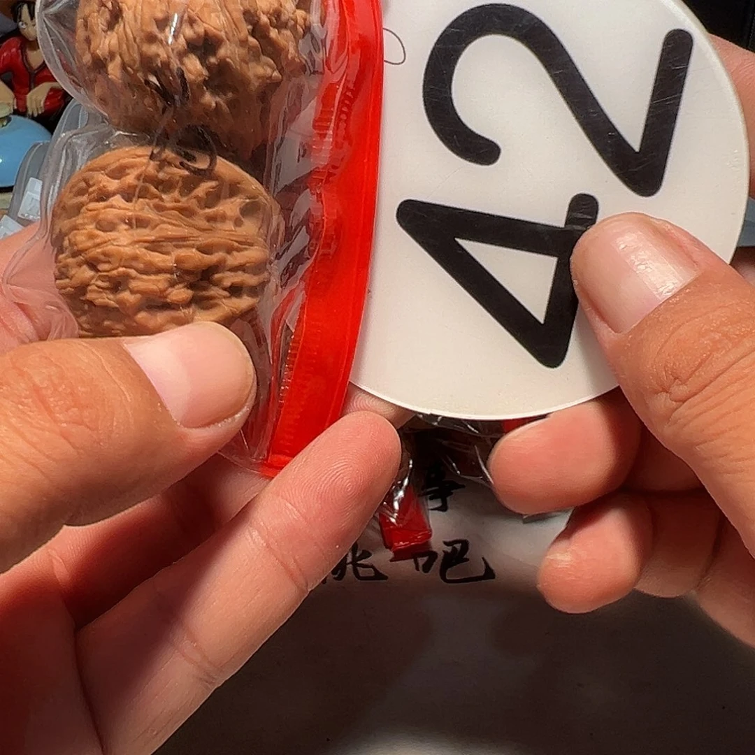 ****兽文玩核桃，白色42号