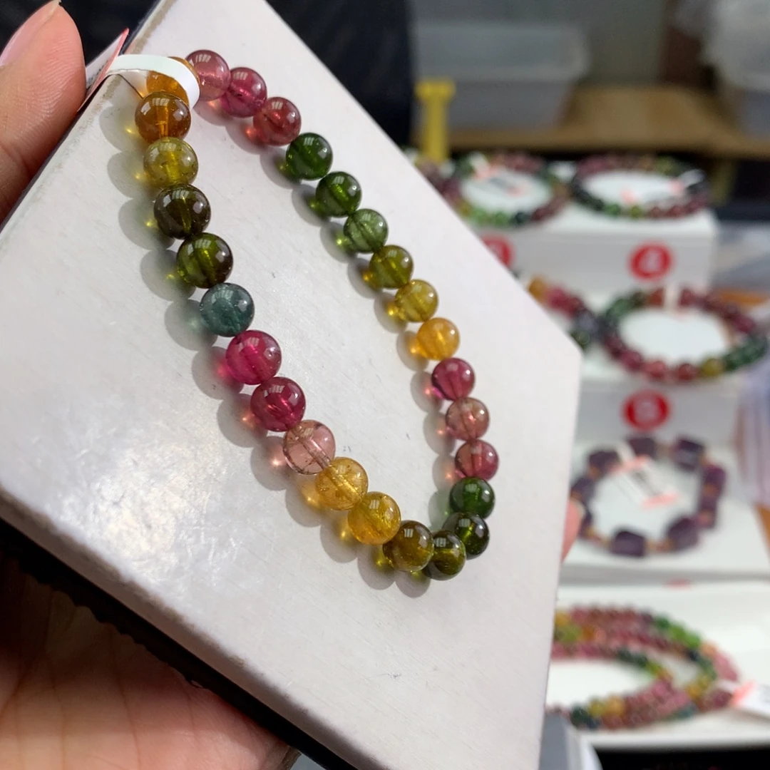 碧玺未镶嵌手链     6.9mmm。