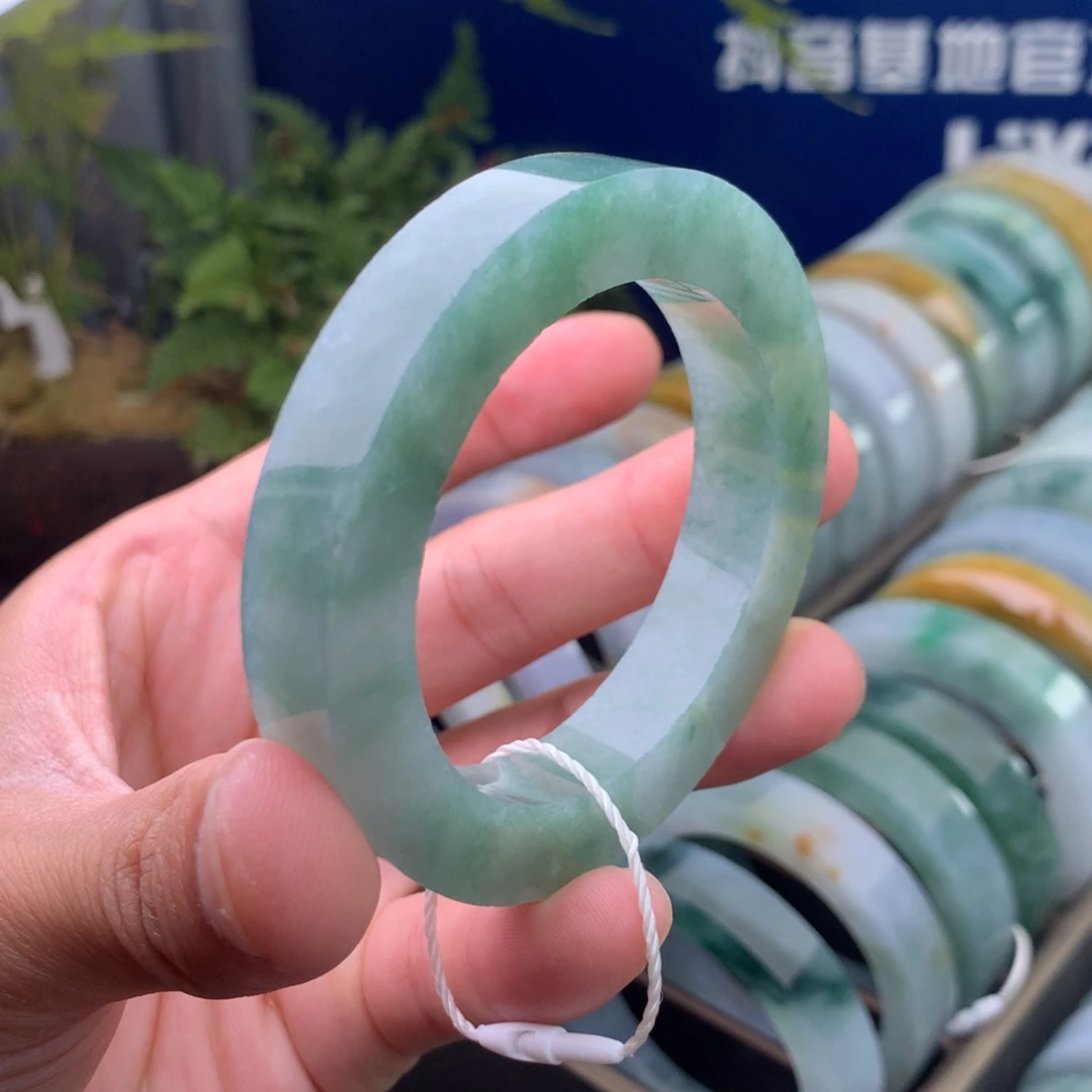 定制翡翠未镶嵌手镯定制手镯