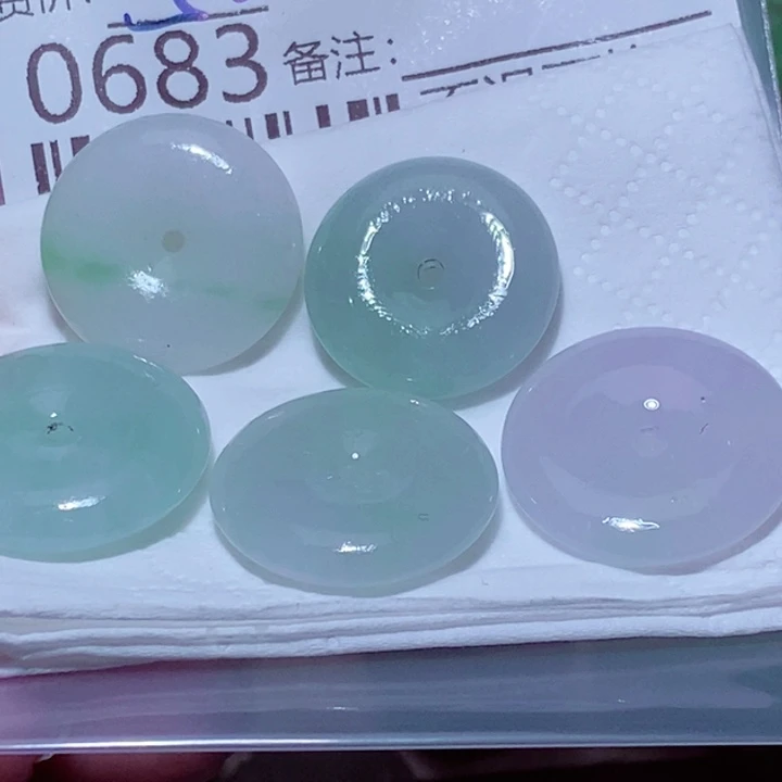 颈饰未镶嵌翡翠小**呀