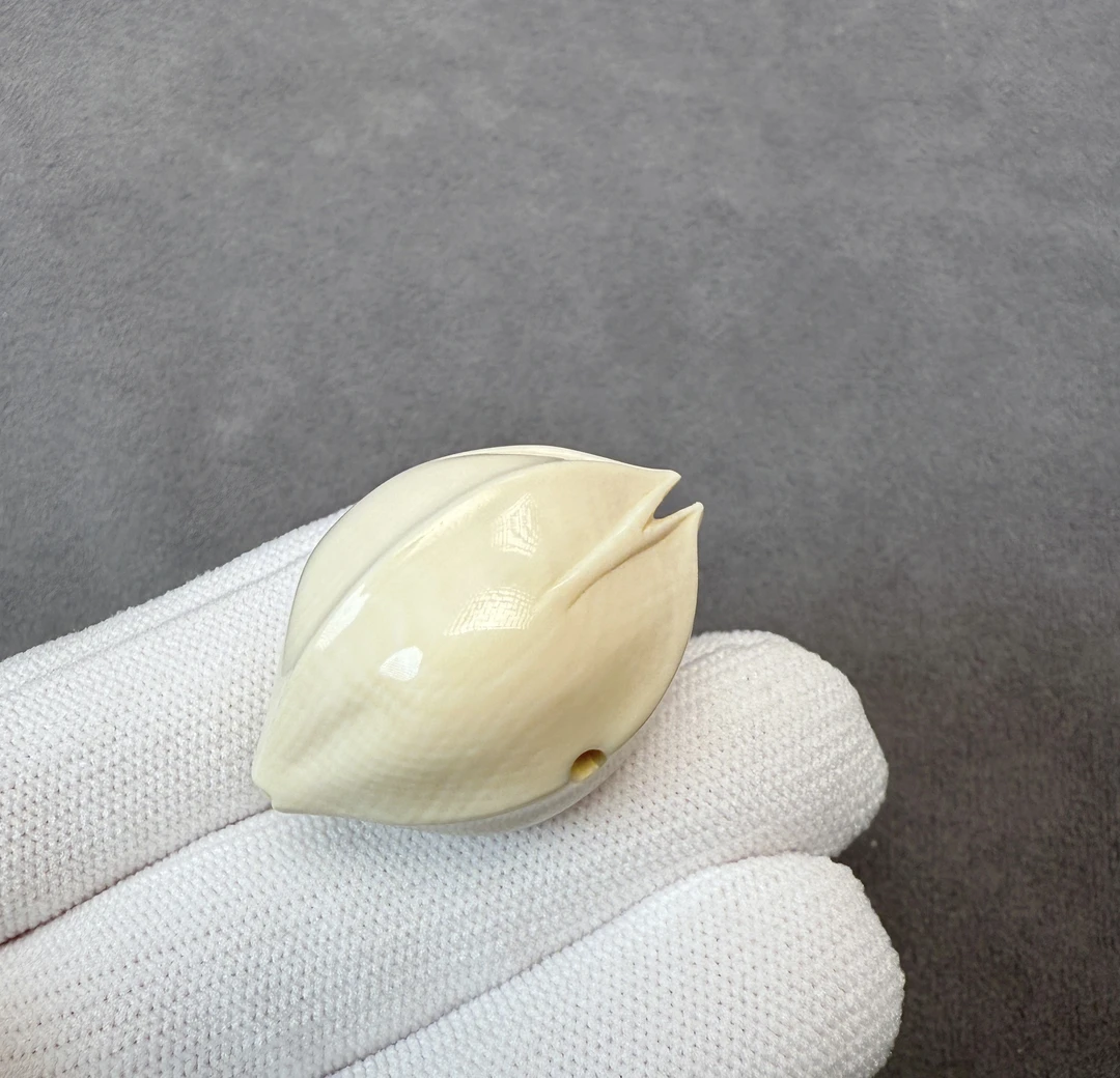 天然猛犸象牙雕刻梅林铁核橄榄核四花三通佛头配饰【5A全品】