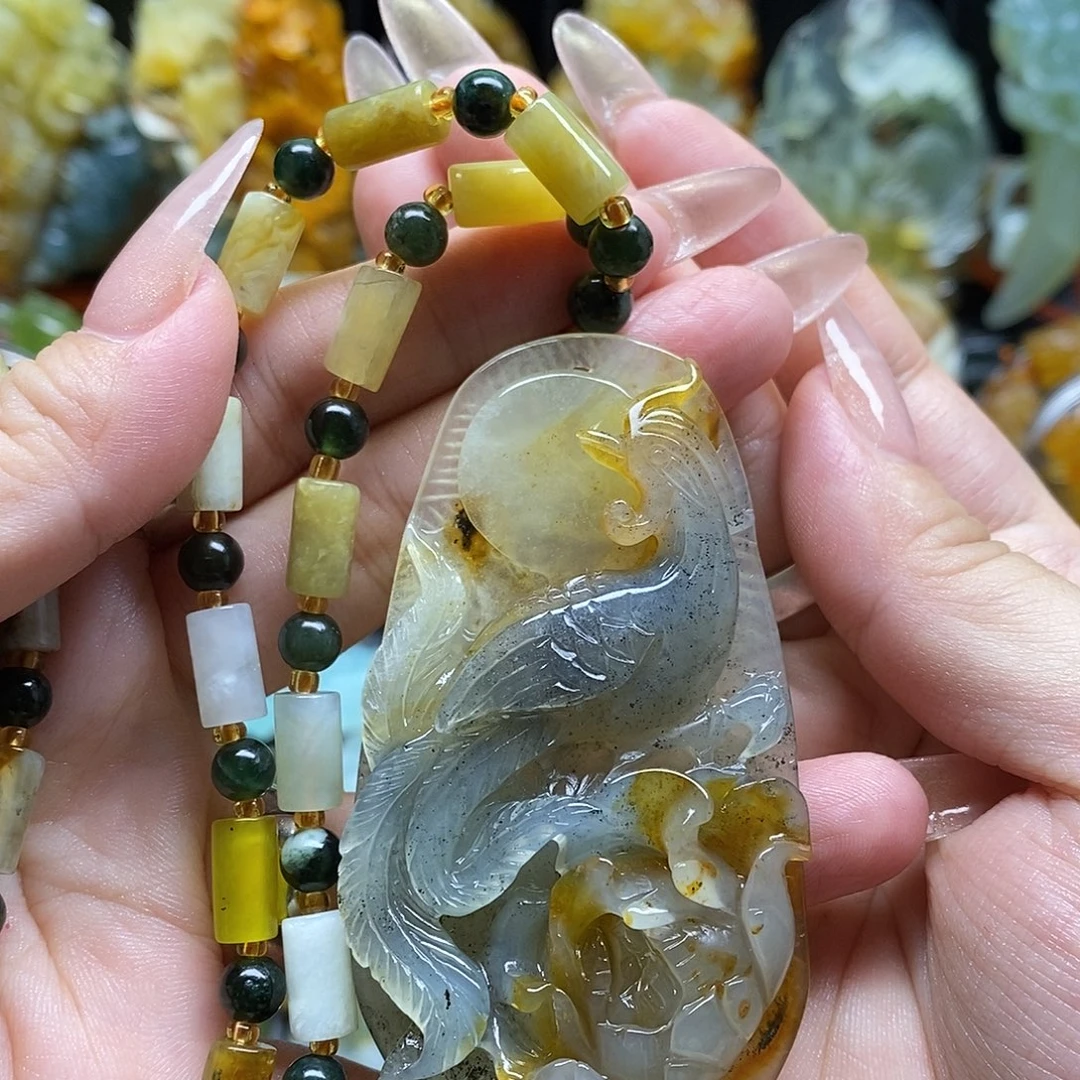 蛇纹石玉未镶嵌颈饰