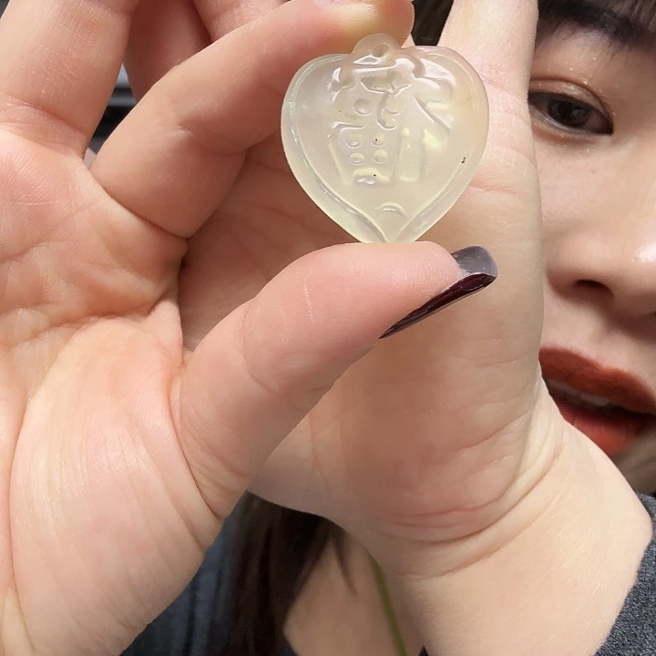 蛇纹石玉颈饰未镶嵌福