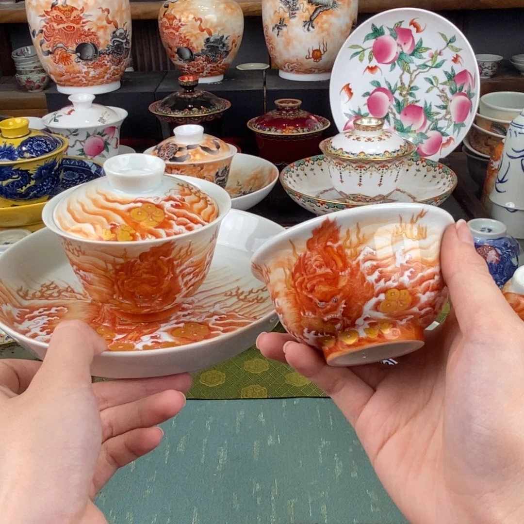 陶瓷的设计师是一个