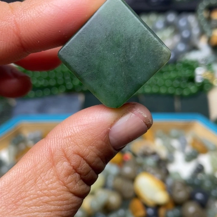 和田玉未镶嵌珠宝半成品