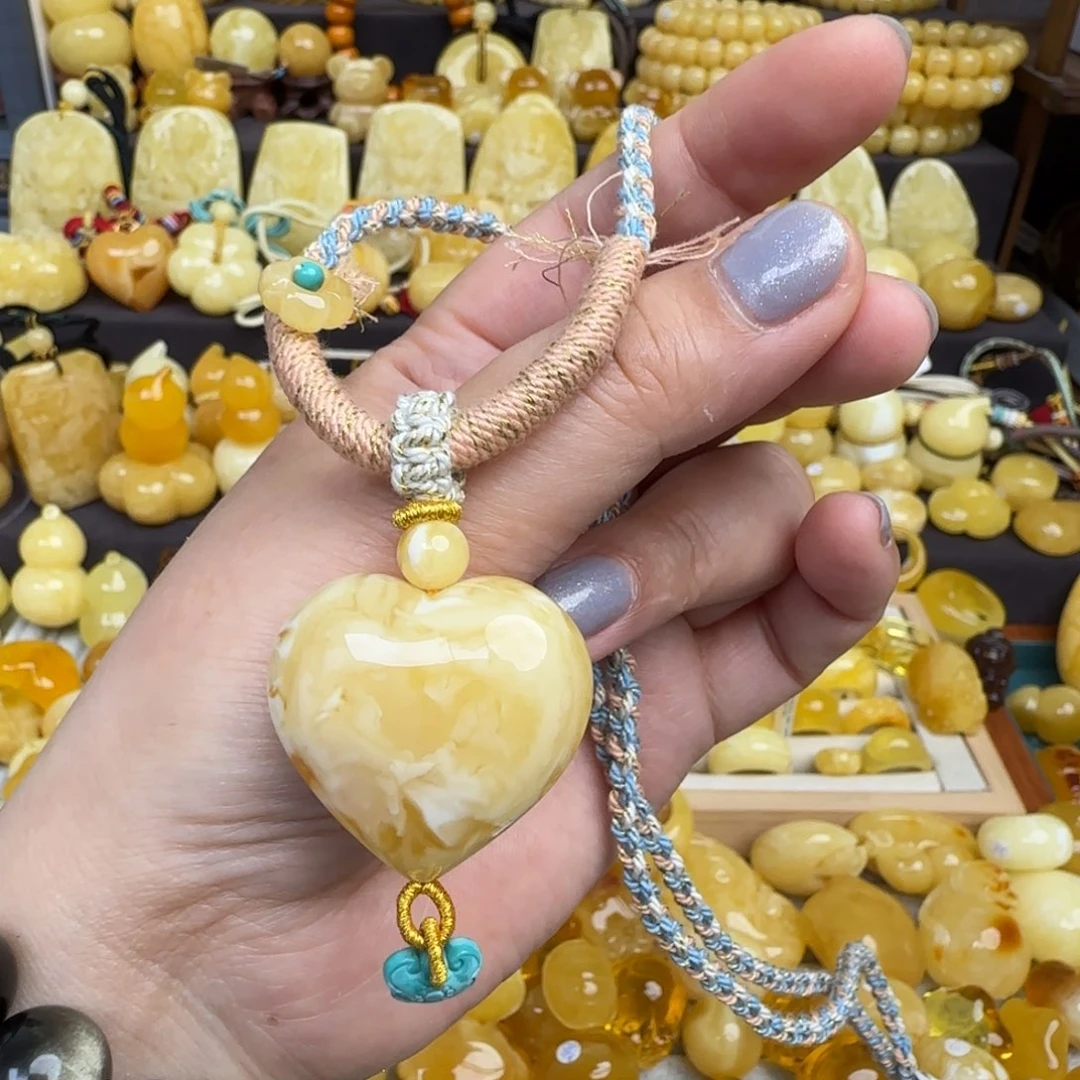 未镶嵌项圈琥珀天然俄料浓白妖花蜜蜡爱心吊坠