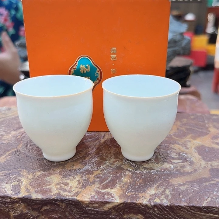 品茗杯一组，瓷。品茗
