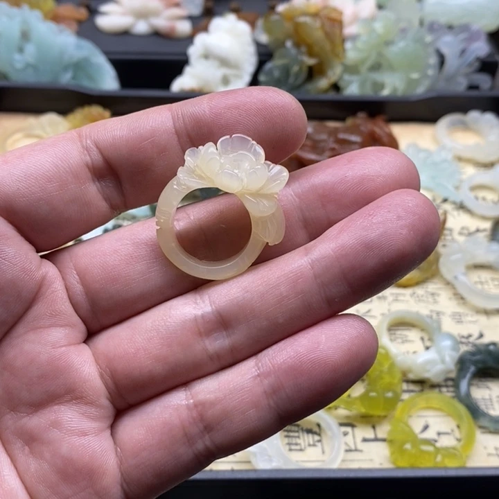 蛇纹石玉合金颈饰