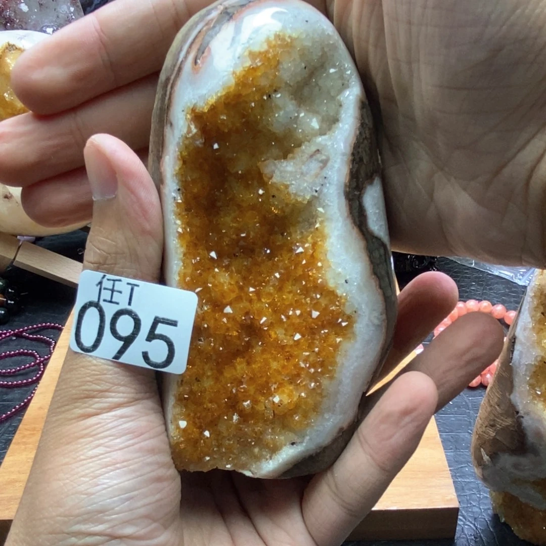 未镶嵌水晶大型摆件（非配饰）