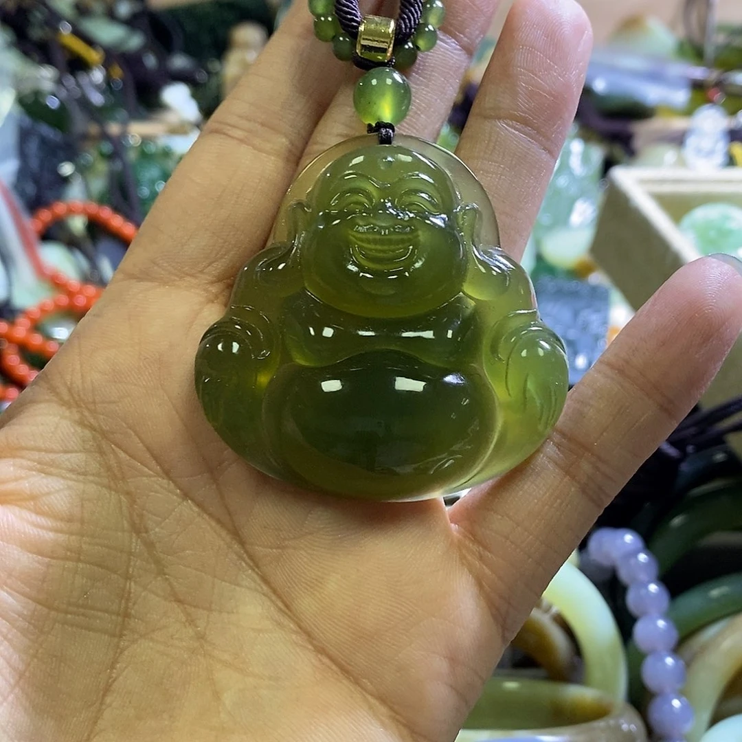 未镶嵌岫玉颈饰一个