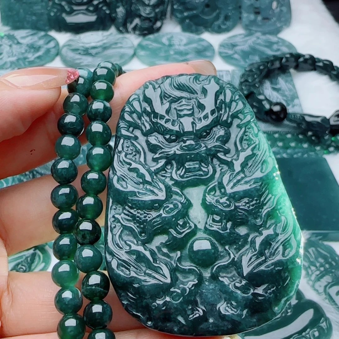 翡翠未镶嵌颈饰多样性发货天然的A货翡翠