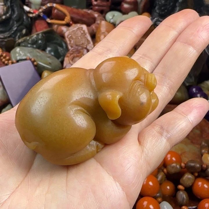 透闪石质玉未镶嵌珠宝奇石