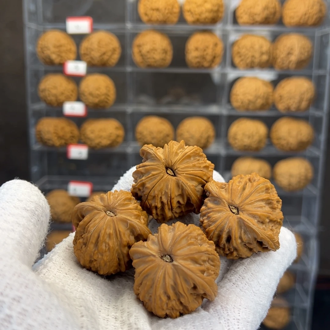 杭***鑫吊坠文玩核桃磨盘哥