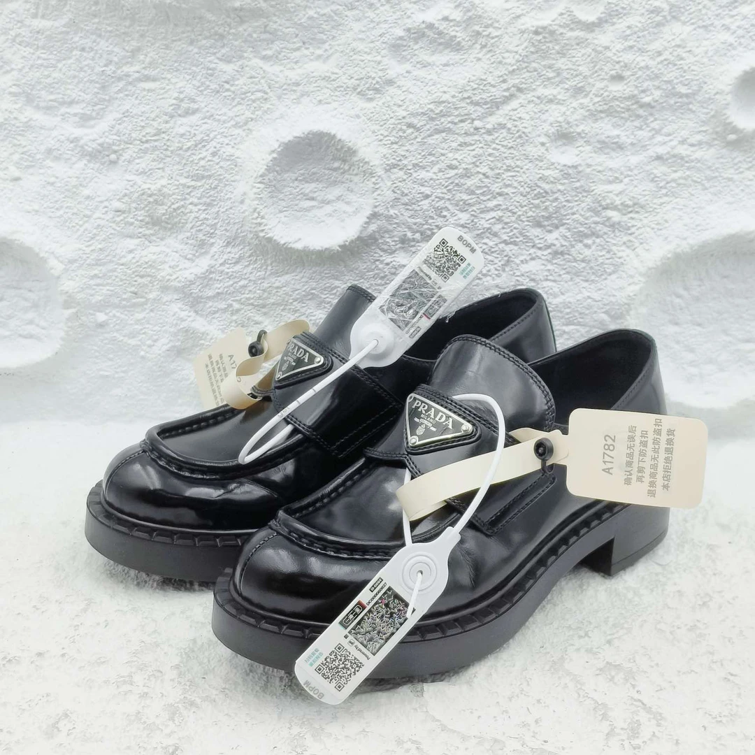 99新 Prada/普拉达 普拉达/Prada/34.5码/经典黑色乐福鞋/非全新