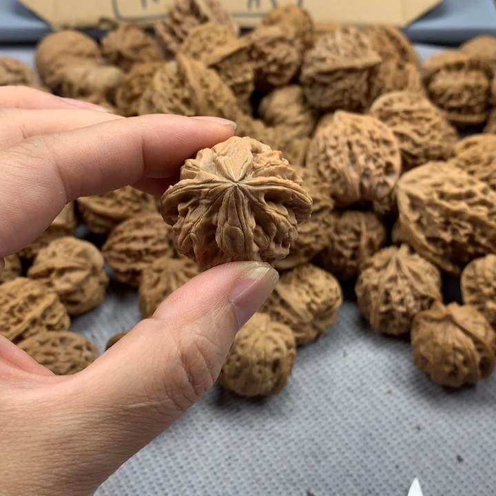 z***x文玩核桃吊坠异形单只