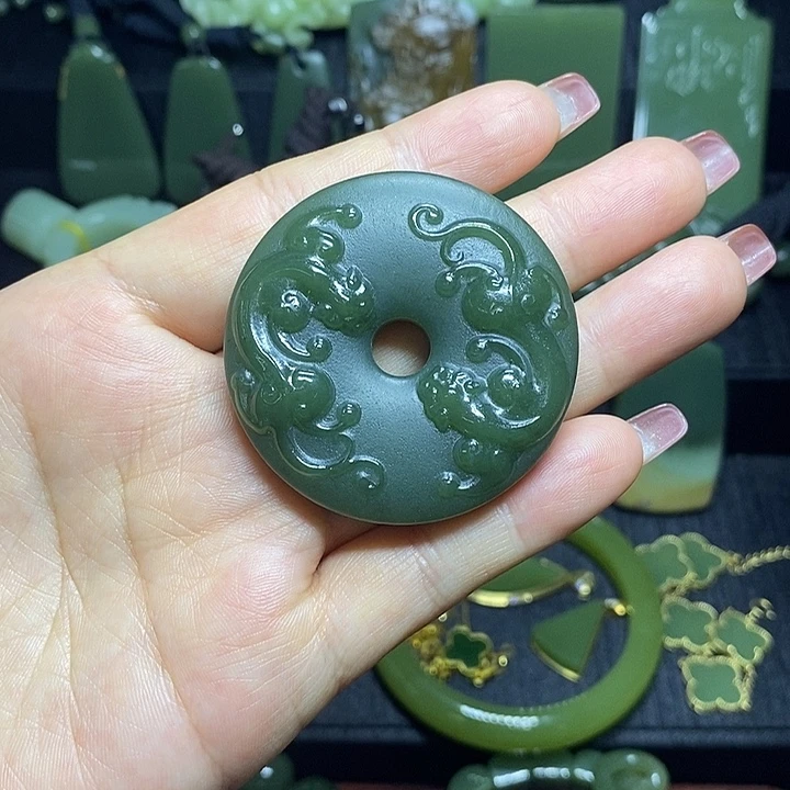 颈饰未镶嵌和田玉