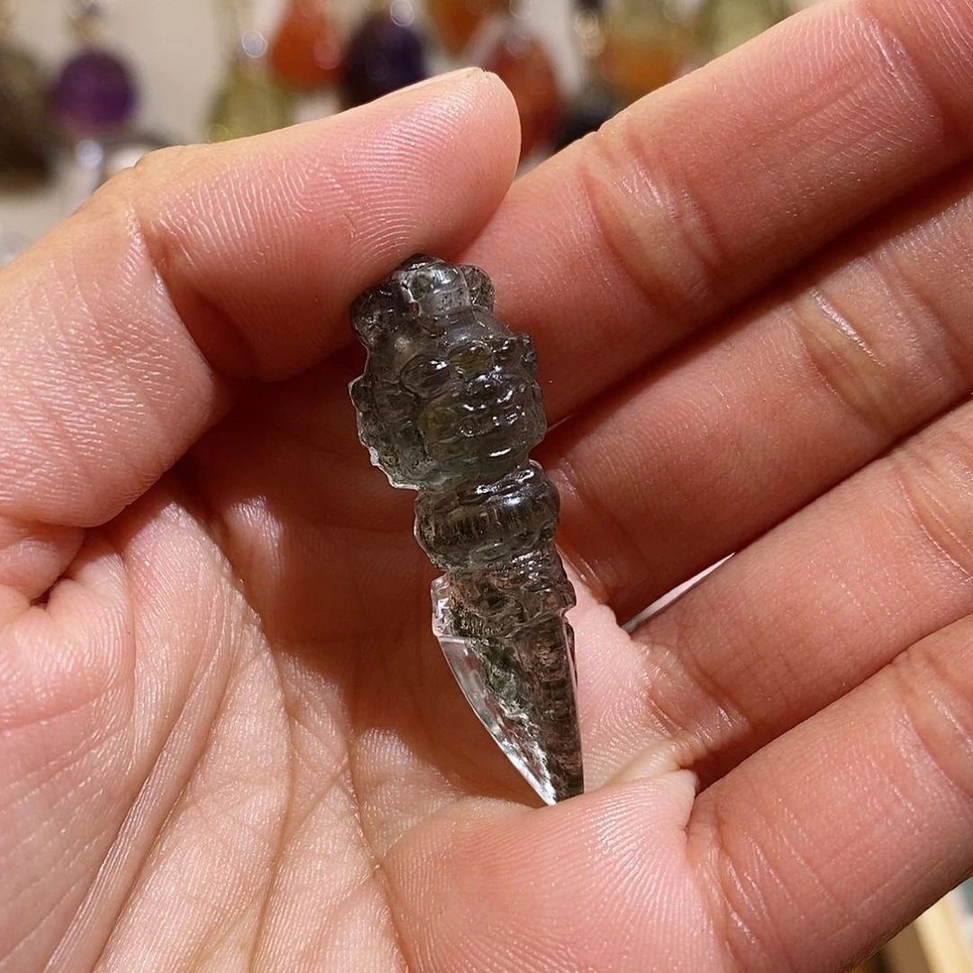 水晶颈饰未镶嵌一****?水晶