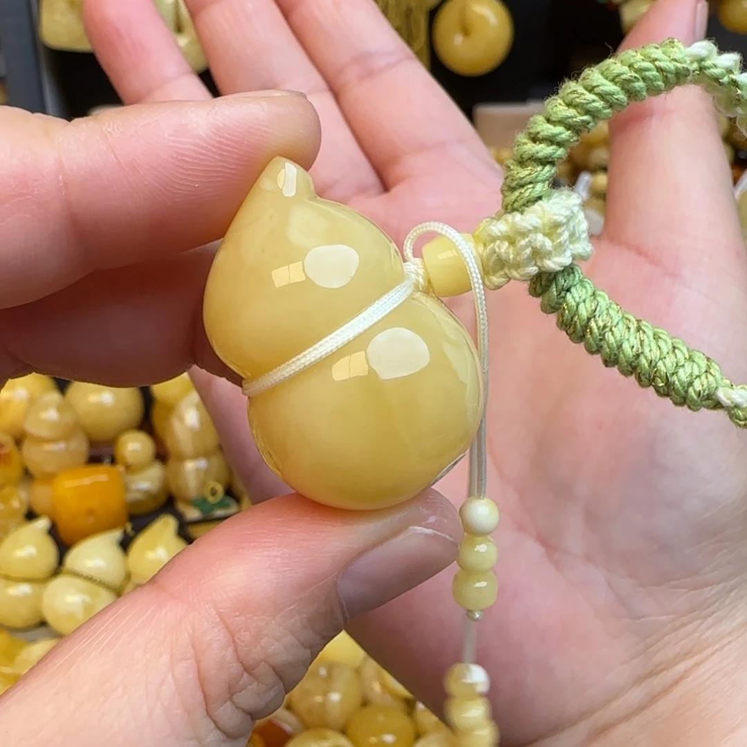 琥珀套链未镶嵌天然俄料浓白妖花蜜蜡葫芦