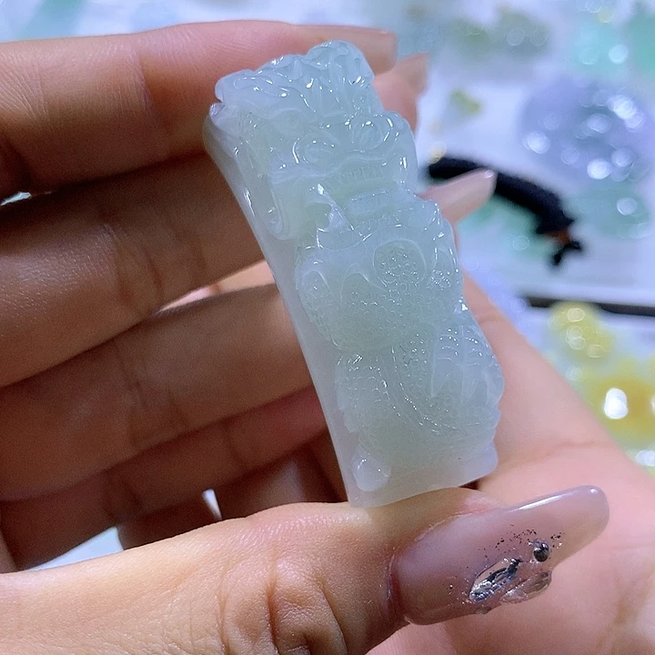 翡翠颈饰未镶嵌天然翡翠A货吊坠